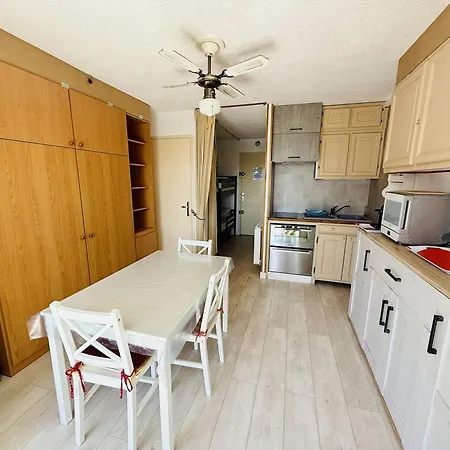 Proche Avec Parking Prive, Secteur Falaises - Fr-1-723-49 *